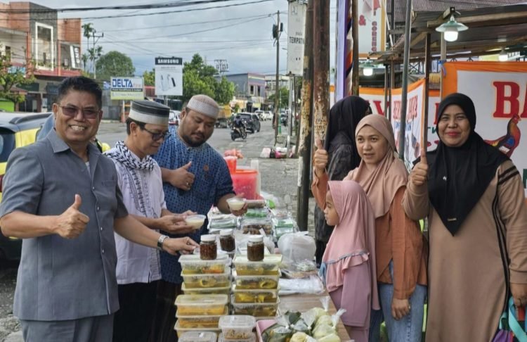 Tingkatkan UMKM, KKSS Mimika Jualan Takjil Selama Ramadhan