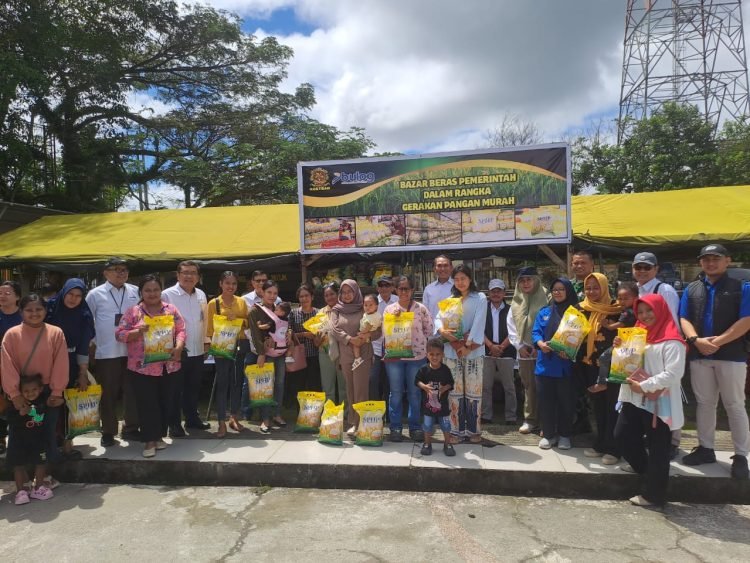 Bazar Murah Brigif 20/IJK/3 Kostrad Disambut Meriah Warga Mimika