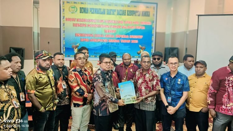 DPRK Mimika Serahkan 7 Rancangan Ranperda ke Kementerian Hukum Provinsi Papua