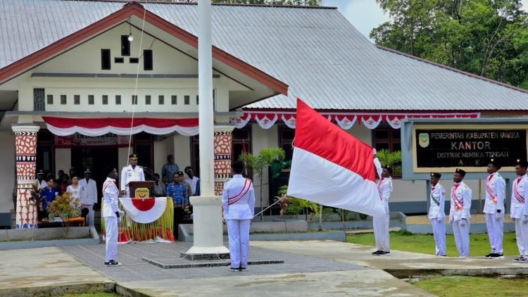 Dipadukan Dengan Budaya Suku Kamoro, Upacara 17 Agustus Atuka Distrik Mimika Tengah Berjalan Lancar